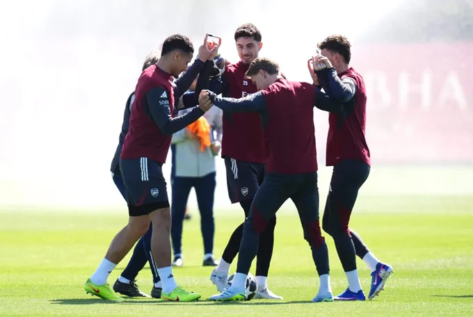 Tung hết bài đi Ateta