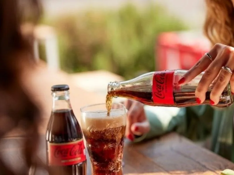 1 lon coca bao nhieu calo uong coca co beo khong